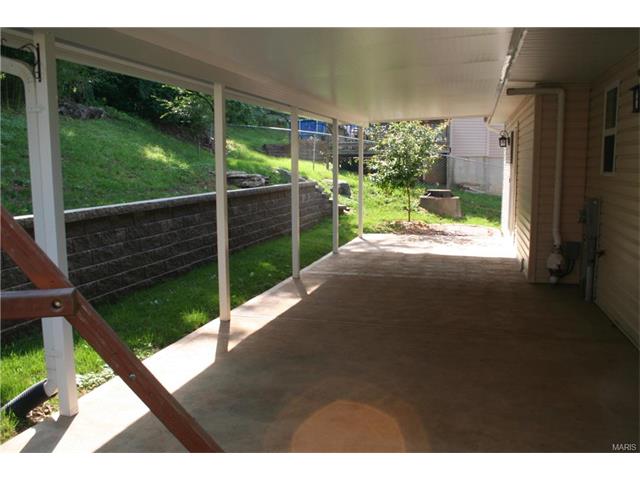 7 Toni Trl, Fenton, MO 63026
