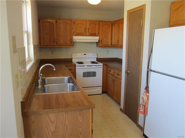 625 Silver Maple Drive, Fenton, MO 63026