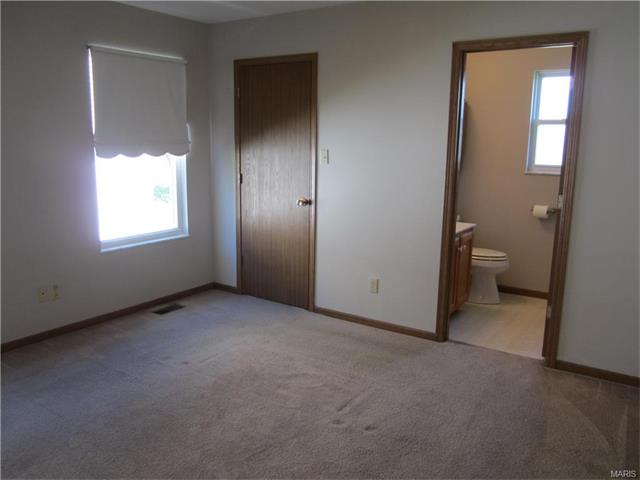 625 Silver Maple Drive, Fenton, MO 63026