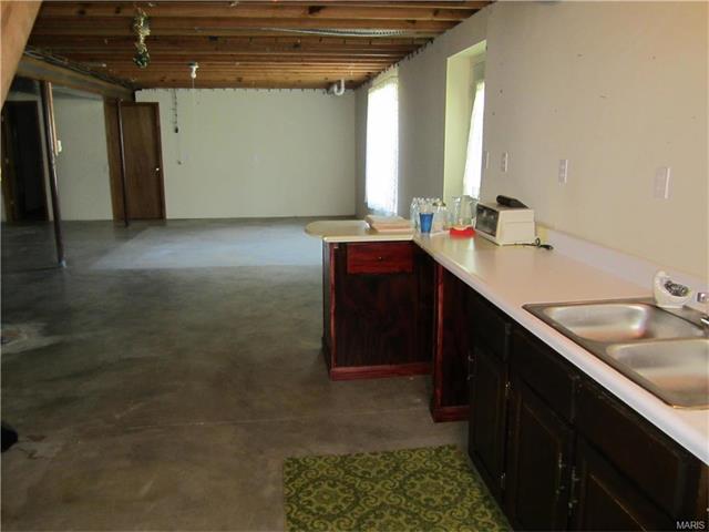 625 Silver Maple Drive, Fenton, MO 63026