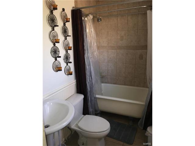 2264 Central Parkway, Florissant, MO 63031