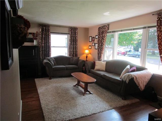 60 Florisota Drive, Florissant, MO 63031