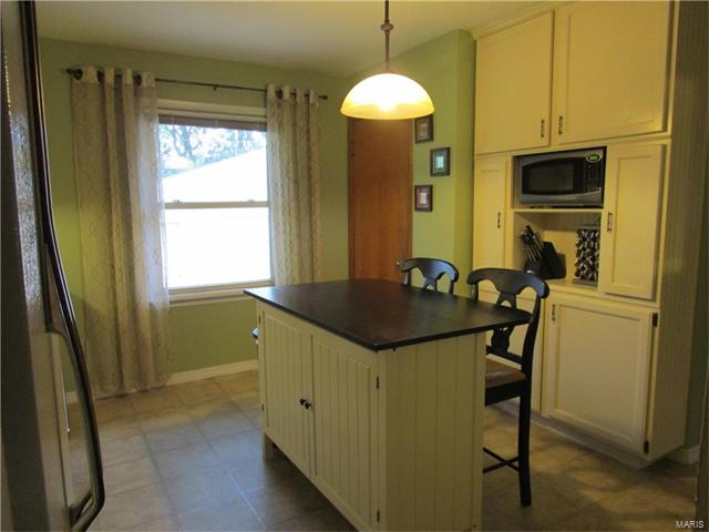 60 Florisota Drive, Florissant, MO 63031