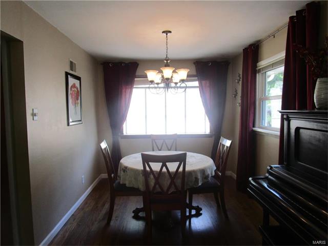 60 Florisota Drive, Florissant, MO 63031