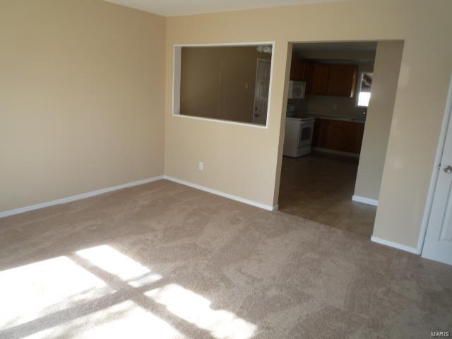 745 5th Plz, Florissant, MO 63031
