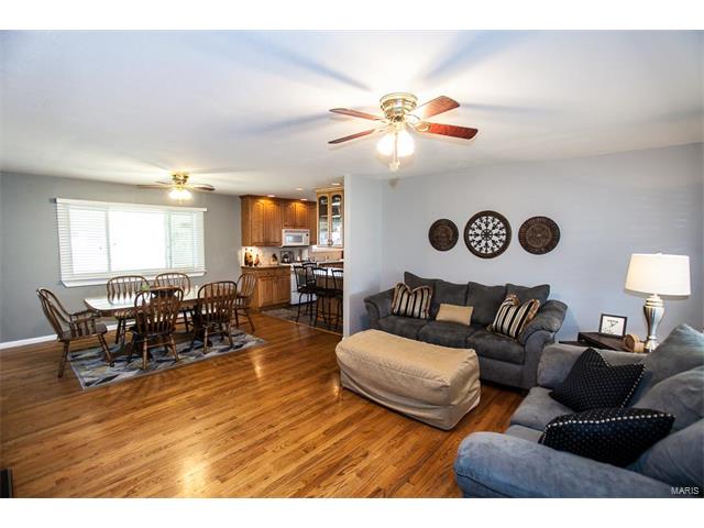 1000 5th Plaza, Florissant, MO 63031