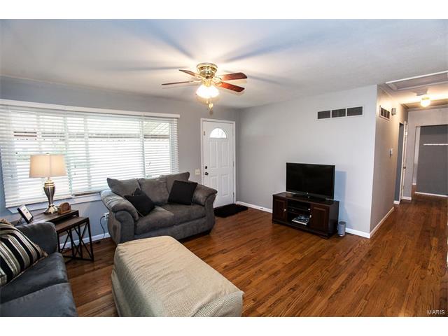 1000 5th Plaza, Florissant, MO 63031
