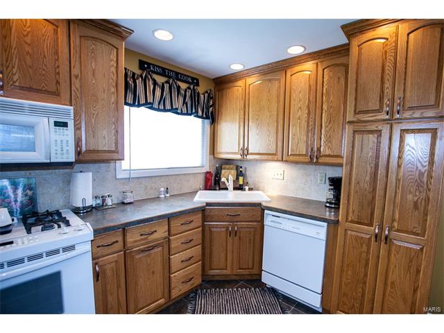 1000 5th Plaza, Florissant, MO 63031