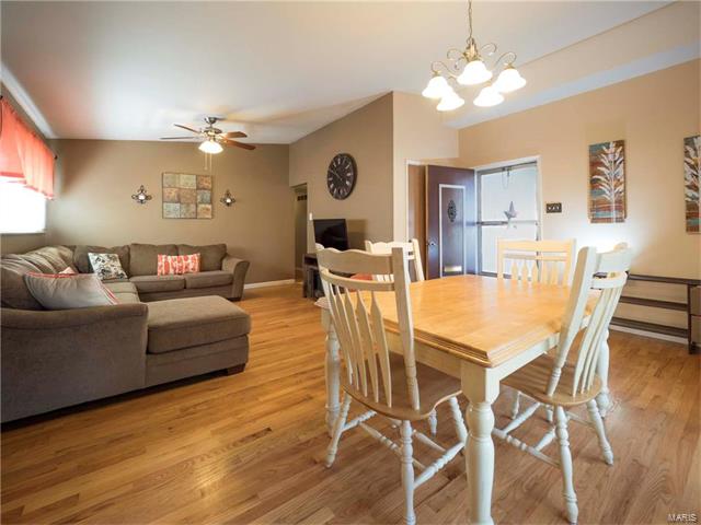 300 Versailles Drive, Florissant, MO 63031