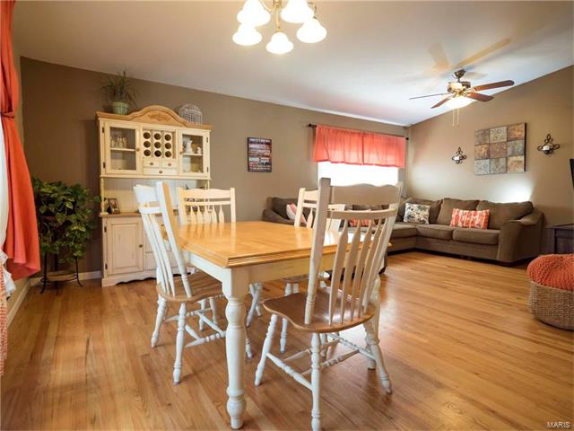 300 Versailles Drive, Florissant, MO 63031