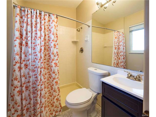 300 Versailles Drive, Florissant, MO 63031