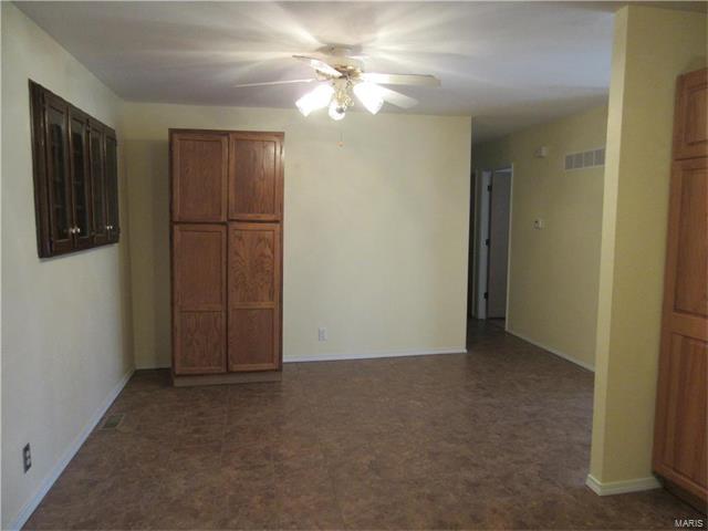 735 Blackbird, Florissant, MO 63031