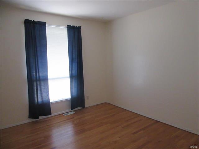 735 Blackbird, Florissant, MO 63031