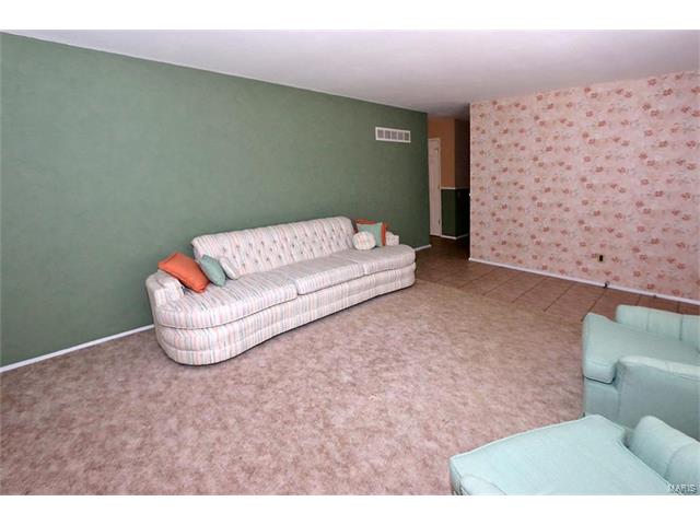 2515 Flamingo, Florissant, MO 63031