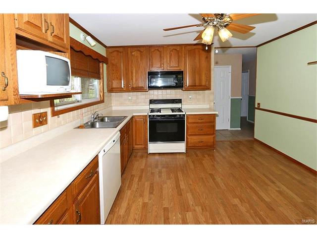 2515 Flamingo, Florissant, MO 63031