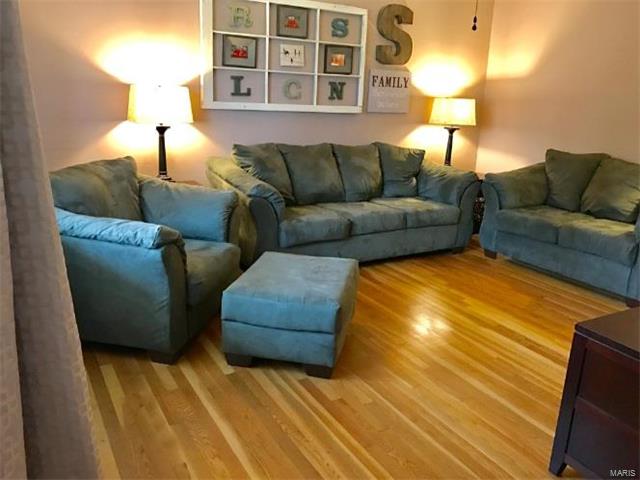 1215 Bluebird Drive, Florissant, MO 63031