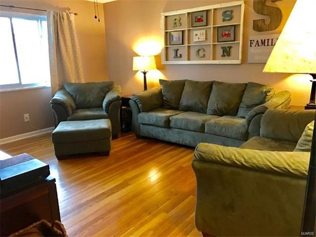 1215 Bluebird Drive, Florissant, MO 63031