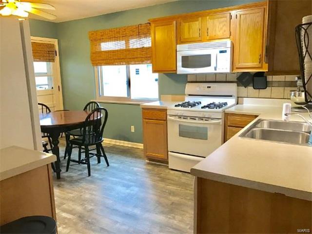 1215 Bluebird Drive, Florissant, MO 63031