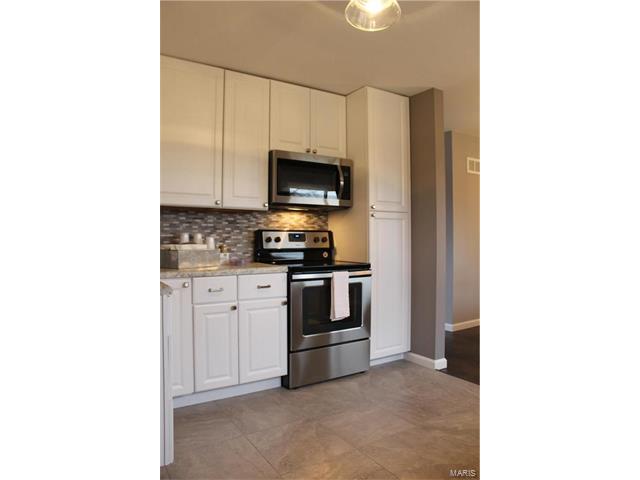 2040 Flamingo, Florissant, MO 63031