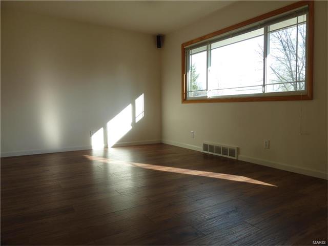 490 Myrtle Drive, Florissant, MO 63031