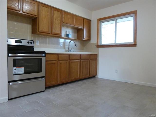 490 Myrtle Drive, Florissant, MO 63031