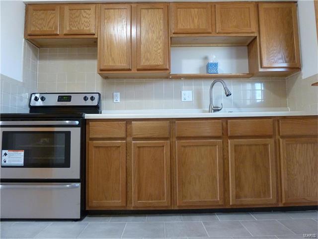490 Myrtle Drive, Florissant, MO 63031