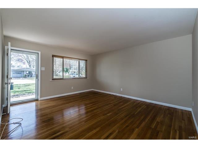 1125 Bluebird Drive, Florissant, MO 63031