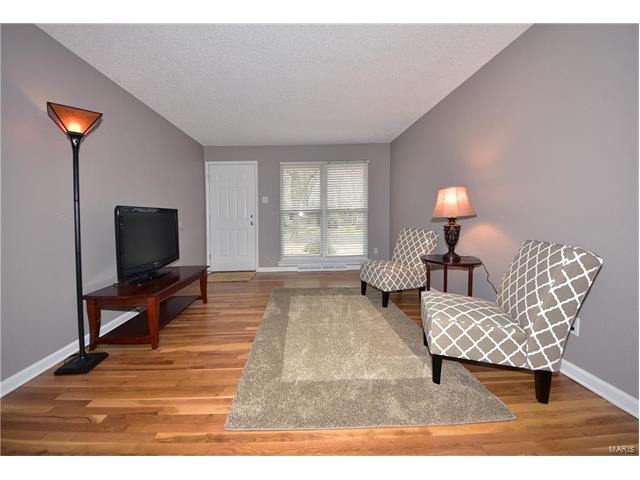 1810 Violet Drive, Florissant, MO 63031