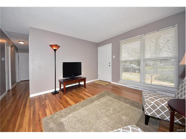 1810 Violet Drive, Florissant, MO 63031