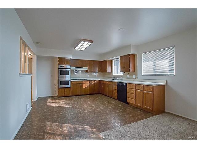 1430 Moellering Drive, Florissant, MO 63031