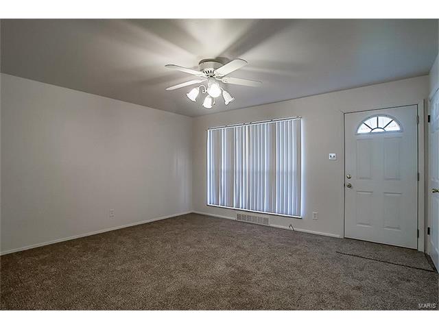 1430 Moellering Drive, Florissant, MO 63031