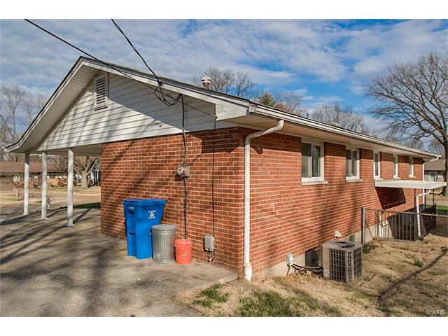 1430 Moellering Drive, Florissant, MO 63031