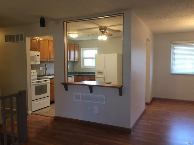 2352 Kingsford Drive, Florissant, MO 63031