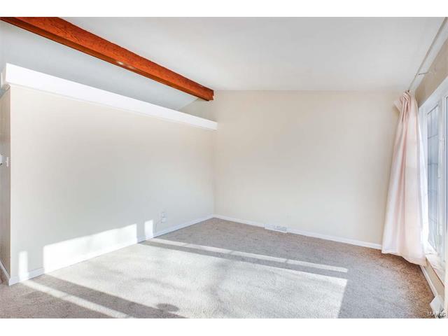 17 Floweridge Lane, Florissant, MO 63031