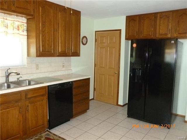 2385 Grants Parkway, Florissant, MO 63031
