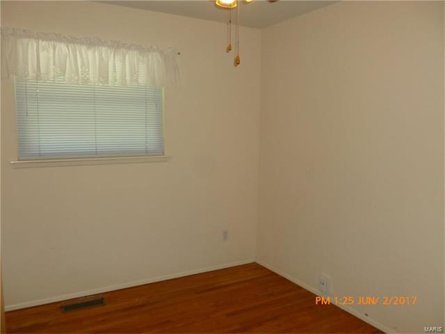 2385 Grants Parkway, Florissant, MO 63031