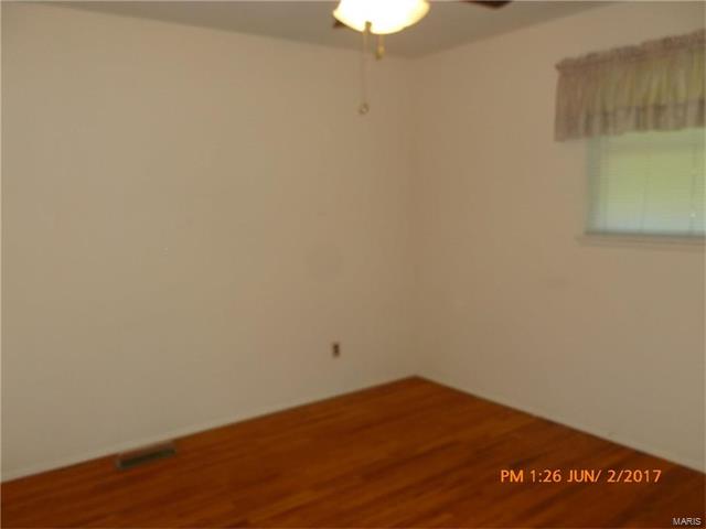 2385 Grants Parkway, Florissant, MO 63031