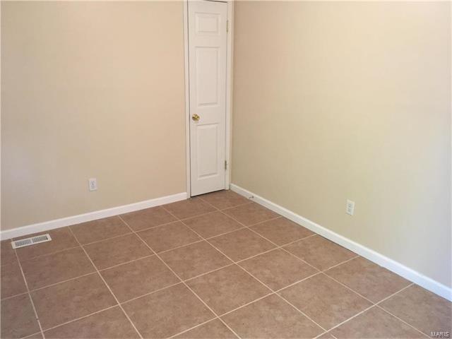 2653 Blue Heron, Florissant, MO 63031
