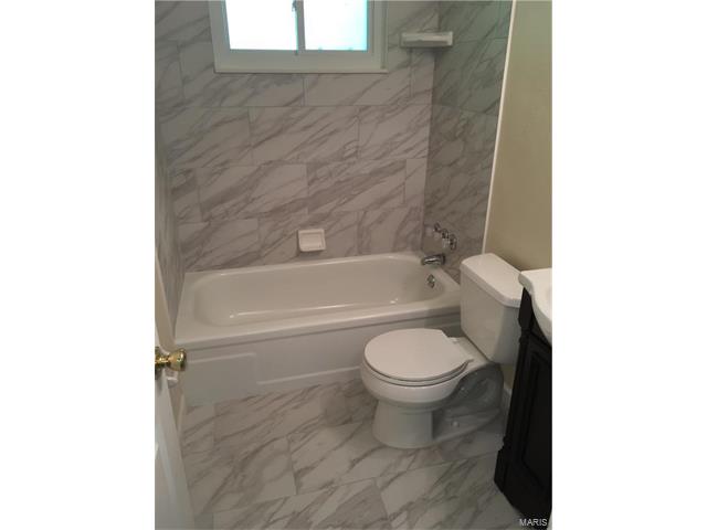 2653 Blue Heron, Florissant, MO 63031