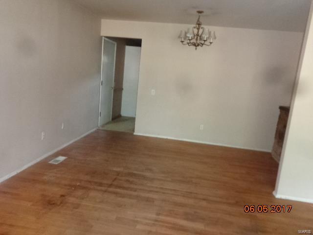 1455 Leisure, Florissant, MO 63031