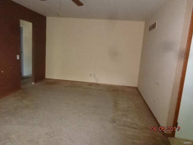 1455 Leisure, Florissant, MO 63031