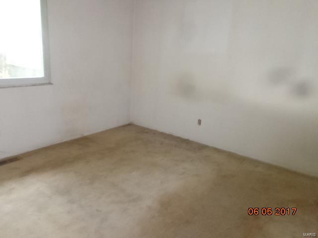 1455 Leisure, Florissant, MO 63031