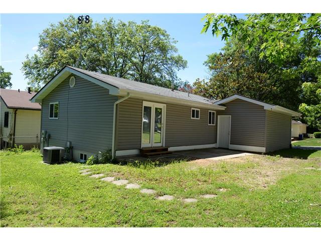 2415 Lindsay, Florissant, MO 63031