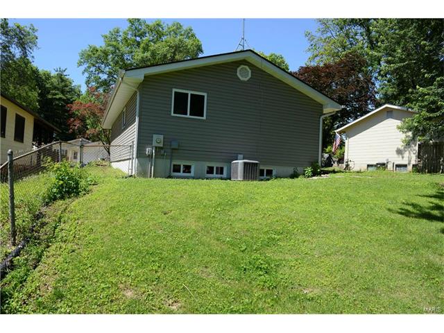2415 Lindsay, Florissant, MO 63031