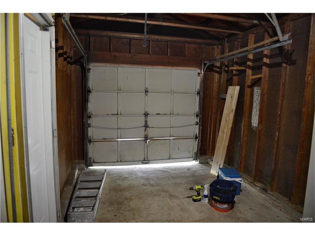 2415 Lindsay, Florissant, MO 63031