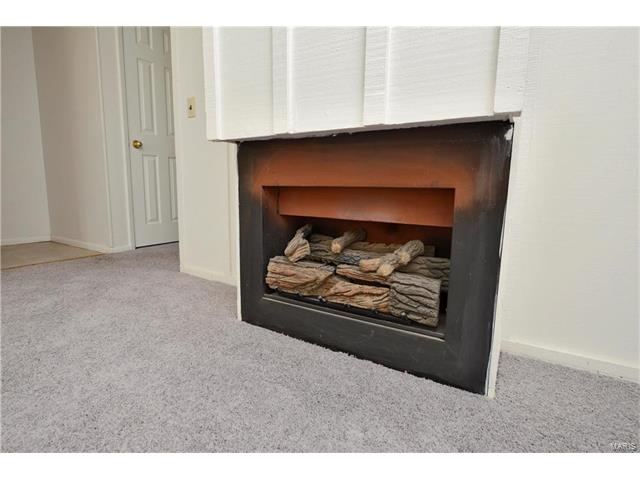 2415 Lindsay, Florissant, MO 63031