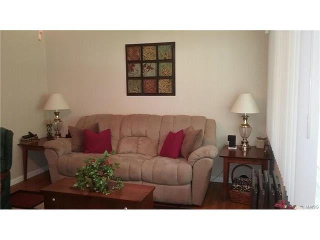 1150 Keeven, Florissant, MO 63031