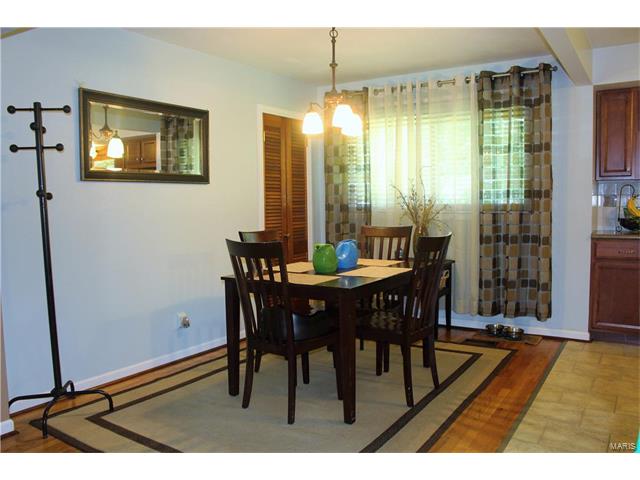 85 Saint Albert Lane, Florissant, MO 63031