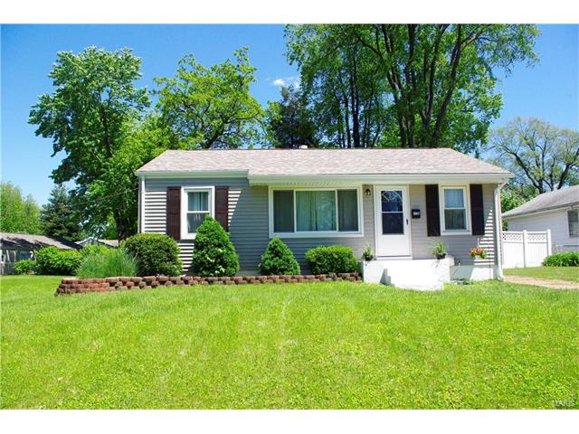 1120 Saint Patrice Lane, Florissant, MO 63031