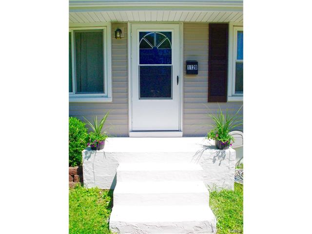 1120 Saint Patrice Lane, Florissant, MO 63031